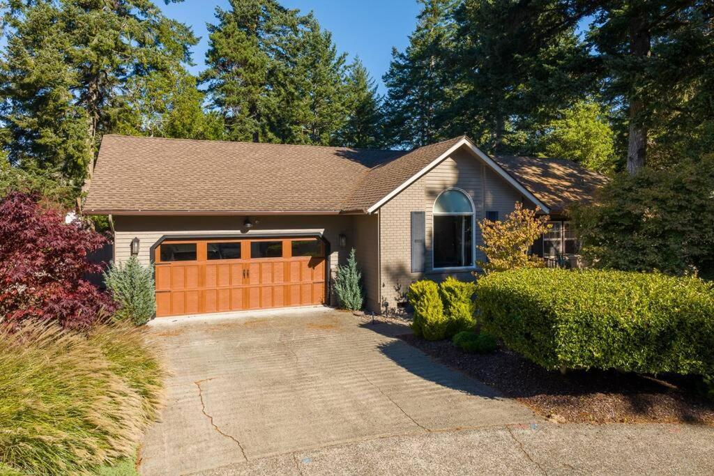 Comfy 4b/2b Near Dunes & Ocean! Pet Friendly! *