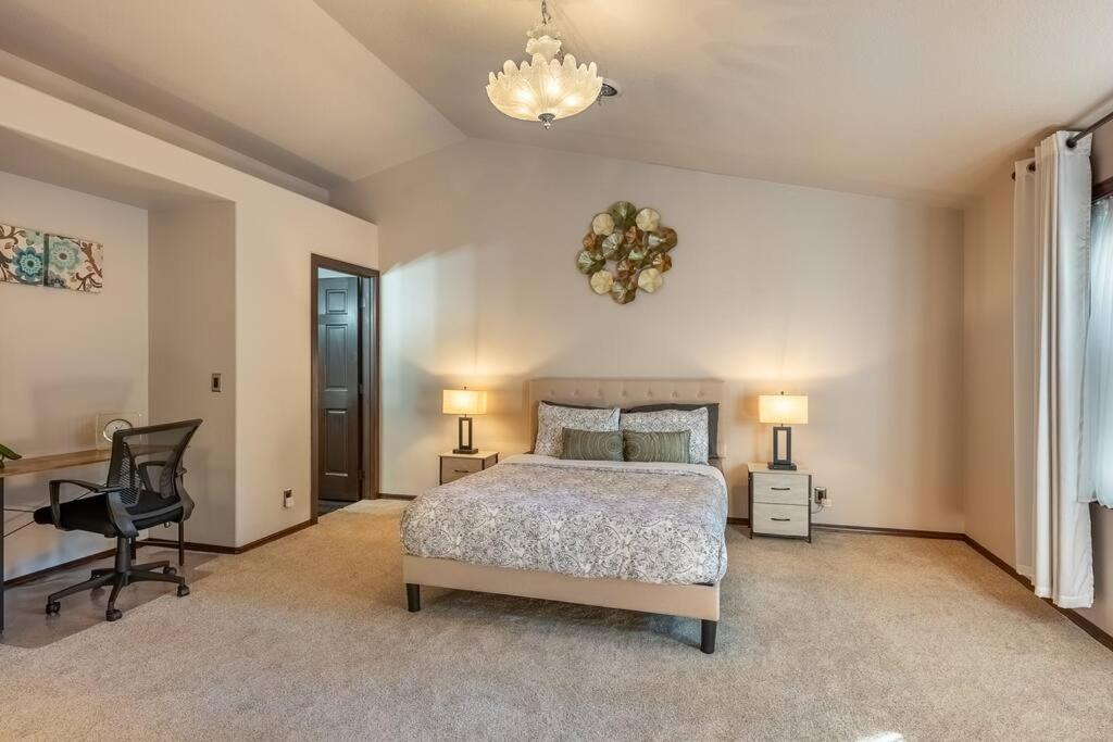 Comfy 4b/2b Near Dunes & Ocean! Pet Friendly! Chalet