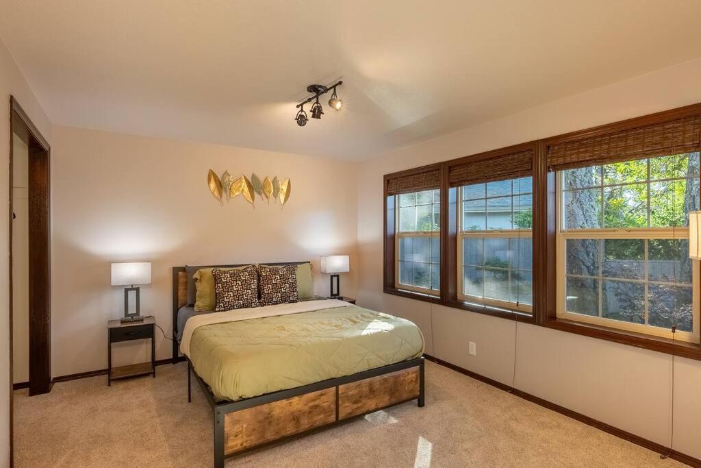 Comfy 4b/2b Near Dunes & Ocean! Pet Friendly! *